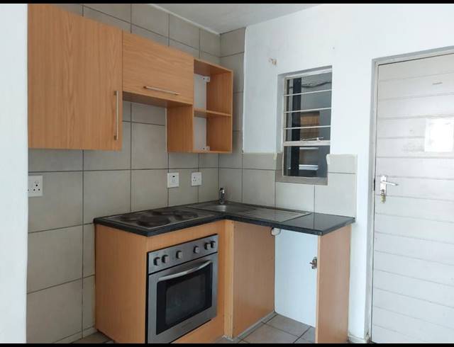 1 BEDROOM APARTMENT FOR SALE IN BRAAMFONTEIN